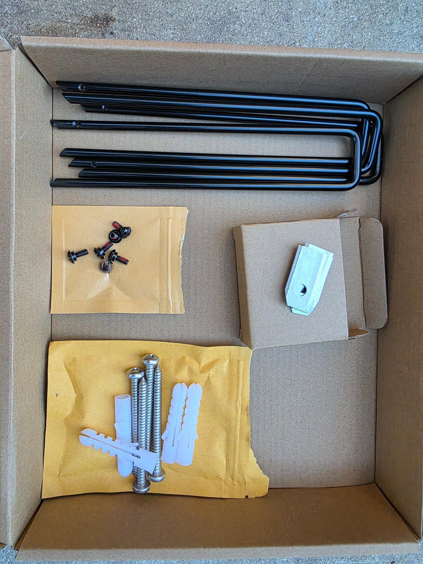 MoeBot Whats in the box