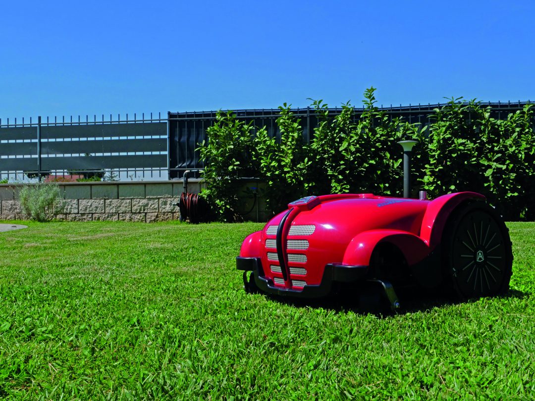 How to choose the right Robotic Mower for your needs