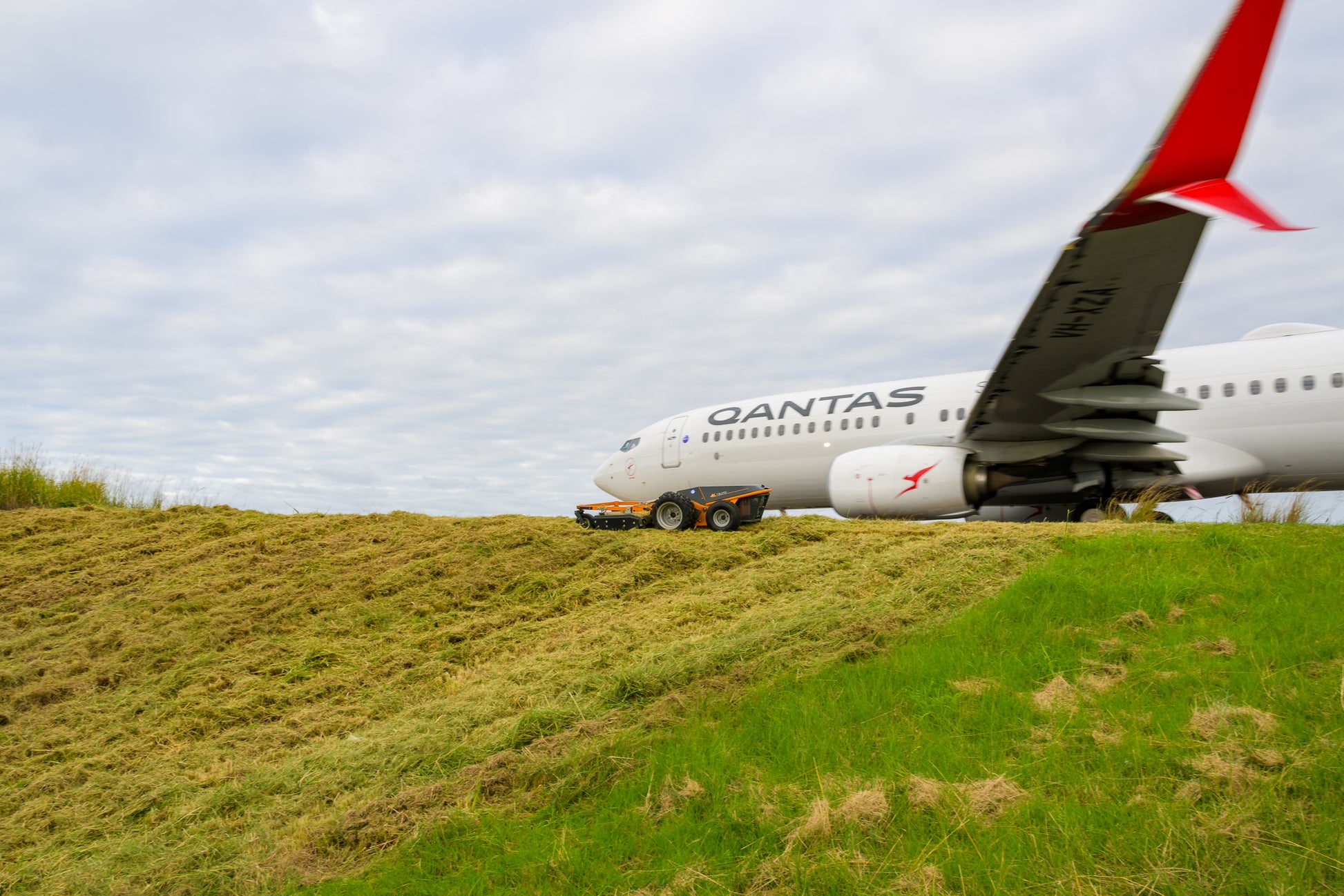 Airport maintenance safety with Raymo