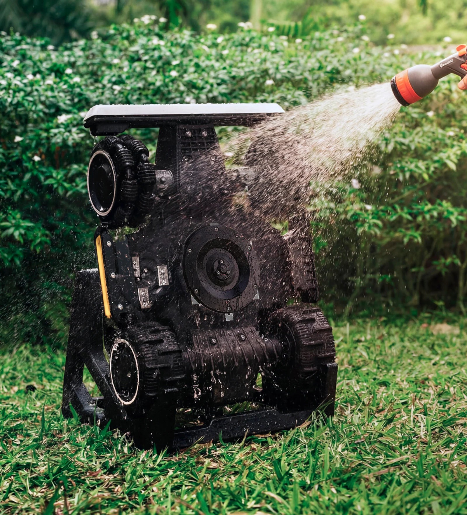 Robot lawn mower water proof 